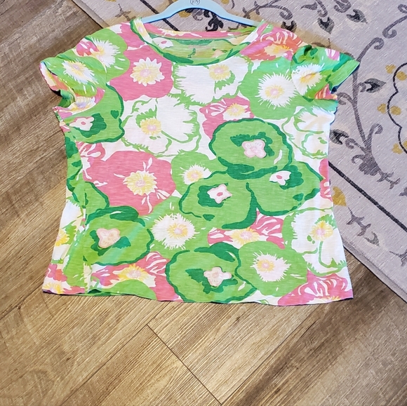Lilly Pulitzer Tops - Lilly Pulitzer XL Floral Top